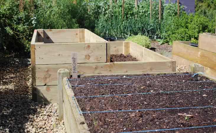 Premier and Deluxe Quickcrop timber raised beds