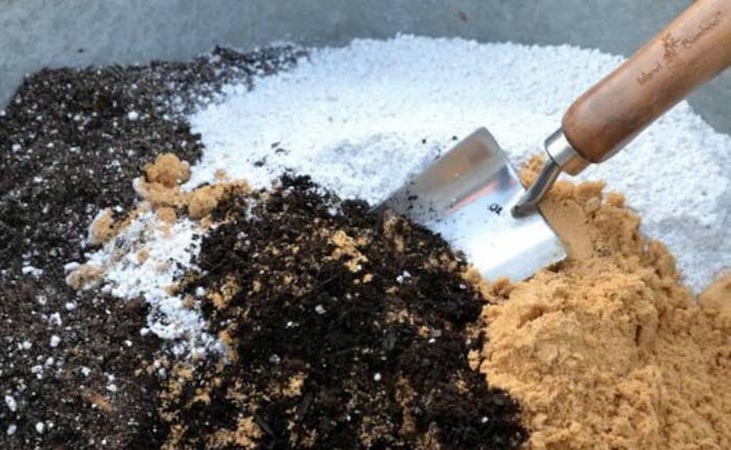 making a potting mix making a potting mix
