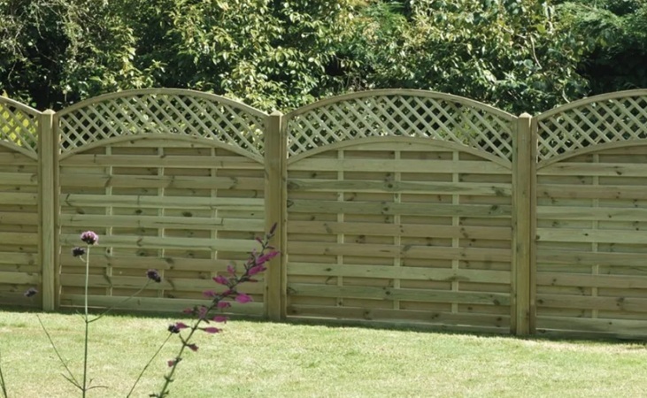 Reina fence panels