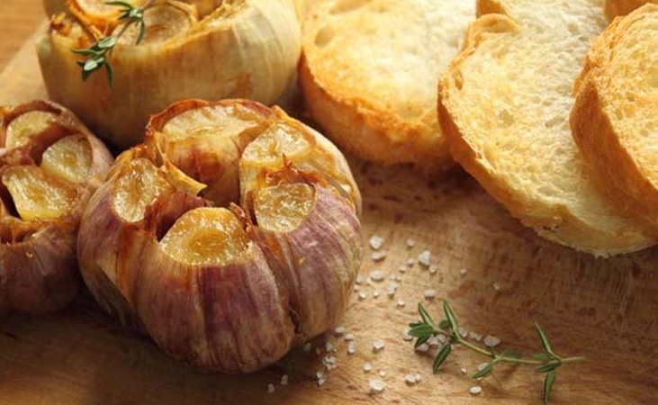 roasted garlic with french bread roasted garlic with french bread
