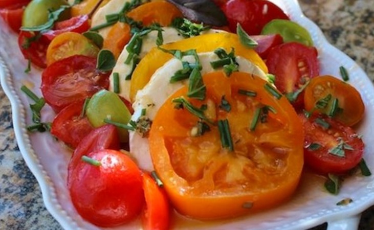 tomato mozzarella salad