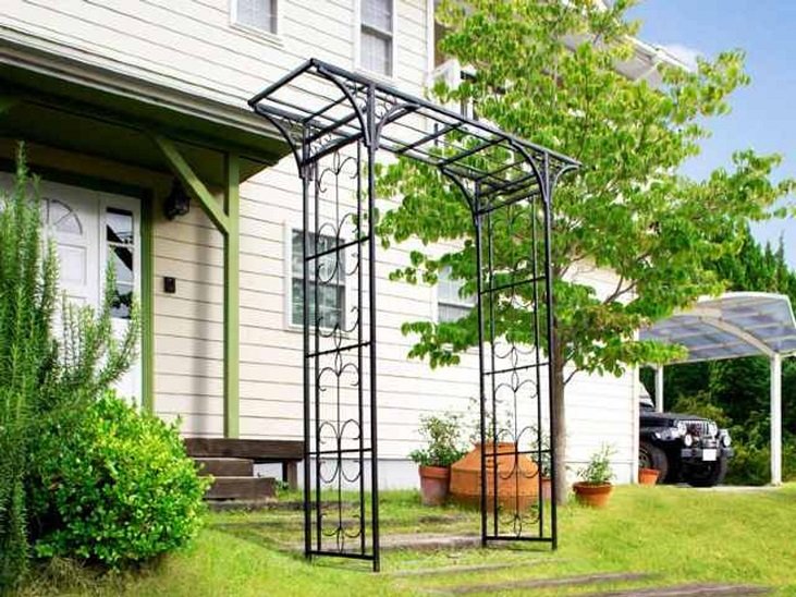 a Vegtrug garden arch